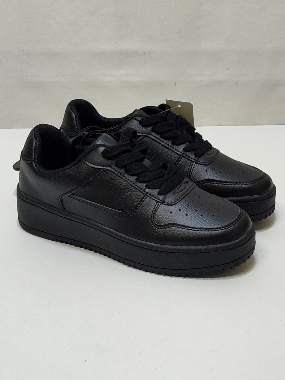 No Boundaries PU Platform Sneaker Women's Size 6.5 Memory Foam Casual Shoe NWT